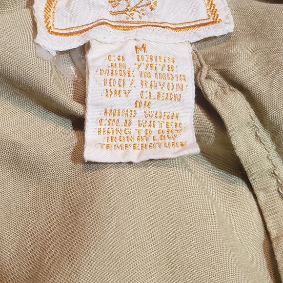 Vintages skirt with pretty flower embroidery. - Picture 4 of 4